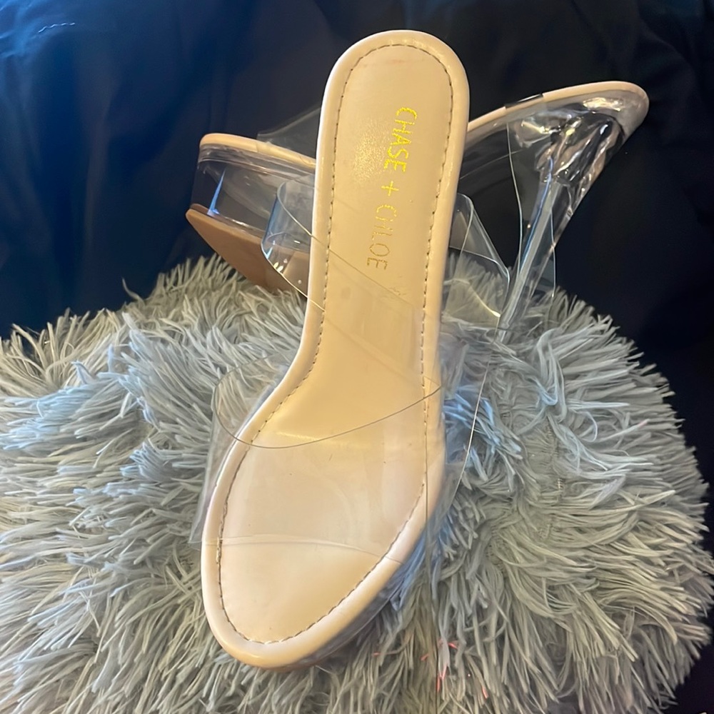 Clear size 7 platform heels❄️🥶